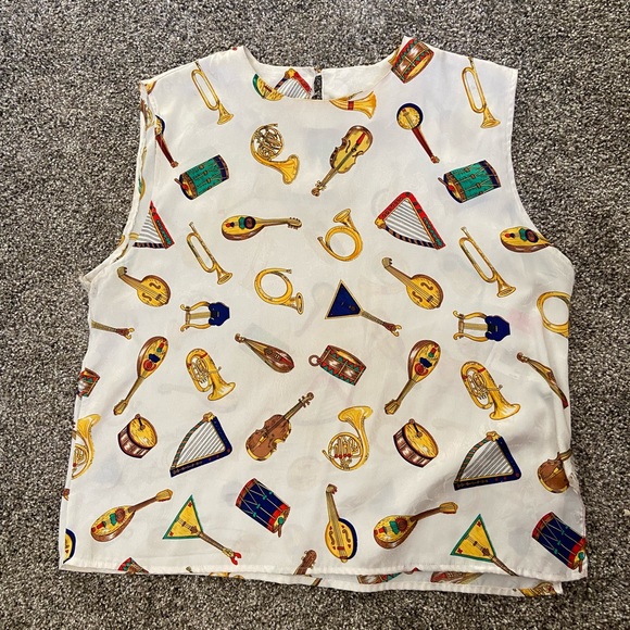 No sleeve women’s blouse with instruments on it - Picture 1 of 4